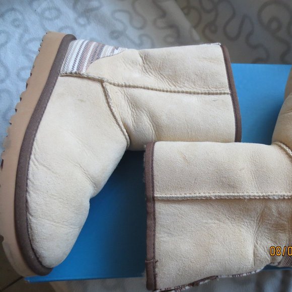 UGG classic short Serape boots - Picture 11 of 12
